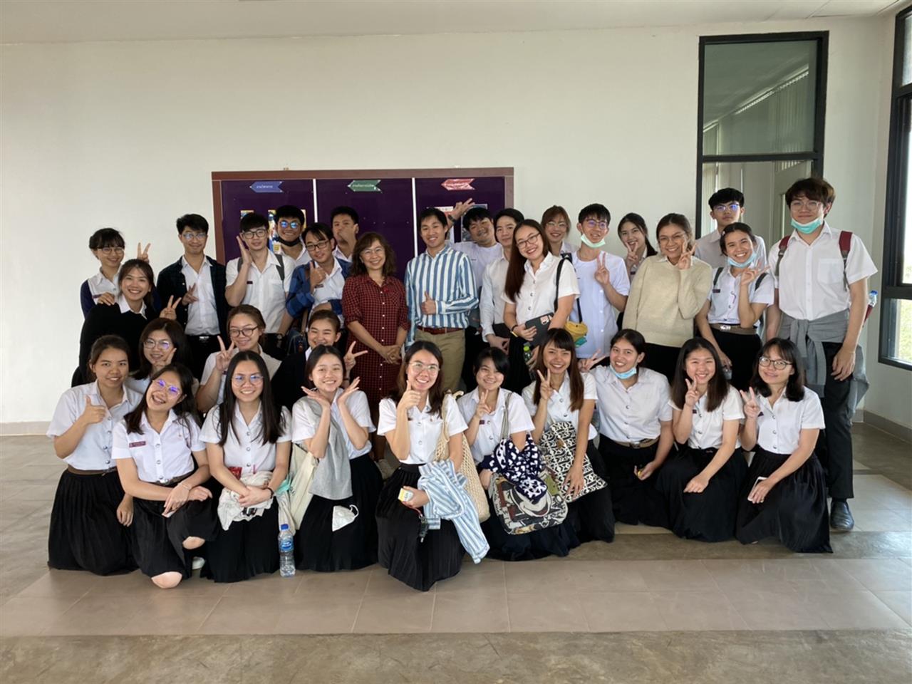คณบดีคณะทันตแพทยศาสตร์ ม.สงขลานครินทร์ให้เกียรติมาบรรยายรายวิชาทันตกรรมจัดฟันแก่นิสิตทันตแพทย์