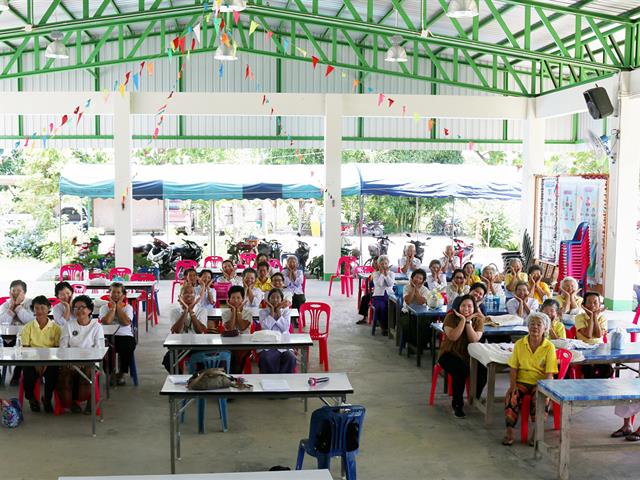 คณะวิทยาศาสตร์การแพทย์ ม.พะเยา ได้รับเชิญเป็นวิทยากรการพัฒนาและส่งเสริมสุขภาวะที่ดีให้แก่ผู้สูงอายุในโรงเรียนผู้สูงอายุตำบลแม่อิง