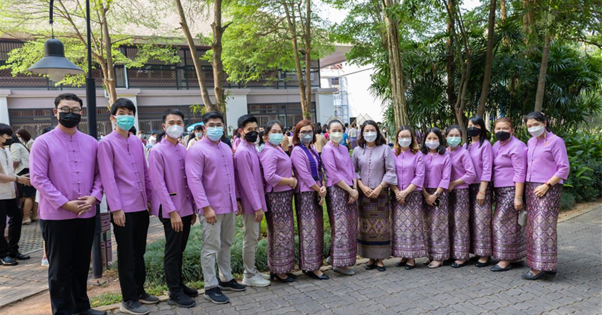 คณะศิลปศาสตร์เข้าร่วมพิธีสระเกล้าดำหัวอธิการบดีและผู้อาวุโส  เนื่องในเทศกาลสงกรานต์ มหาวิทยาลัยพะเยา ประจำปี 2565