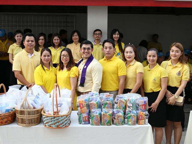 มหาวิทยาลัยพะเยา ร่วมประกอบพิธีเจริญพระพุทธมนต์ ทำบุญตักบาตร เนื่องในงานพระราชพิธีบรมราชาภิเษก ณ พระวิหารหลวง วัดศรีโคมคำ พระอารามหลวง จังหวัดพะเยา